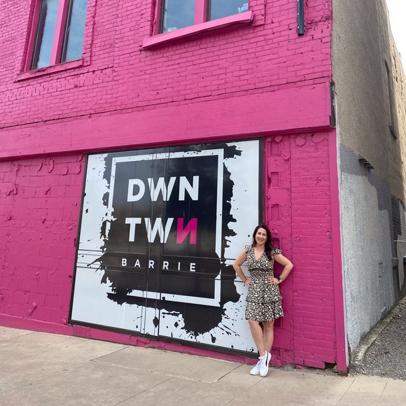 Meet your Posher, Barrie - Picture 2 of 2